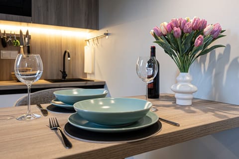 Elegant dining table – The perfect spot for a romantic dinner after a sunset stroll along the Baltic coast.