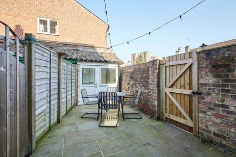 Wellington Street, Ripon - Host & Stay