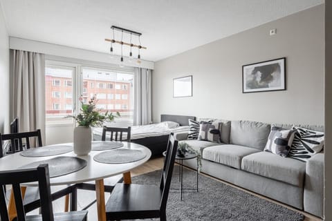 This comprehensively equipped one-bedroom apartment in the heart of Tampere has accommodation for six people.