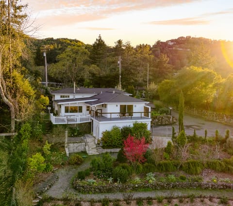 Welcome to Bennett, your ultimate getaway!