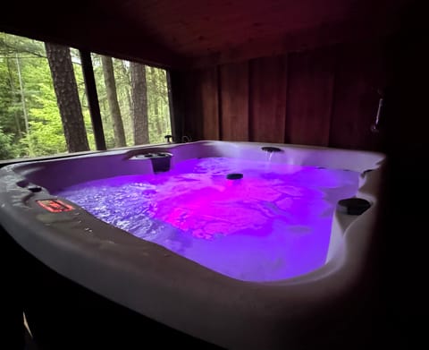 Indoor spa tub