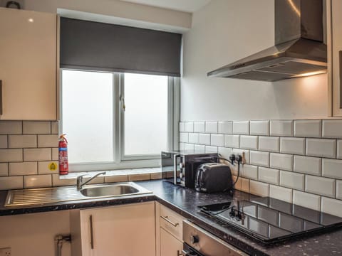 Kitchen | Apartment 5 - The Old Clubhouse, Newsome, near Huddersfield