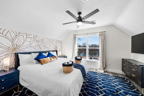 Unwind on a King-size Purple® Mattress, designed for superior comfort, and enjoy the privacy of your own elegant ensuite bathroom.