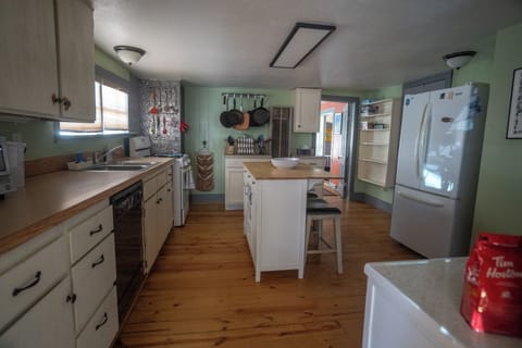 Kitchen features everything you need to make yourself at home.