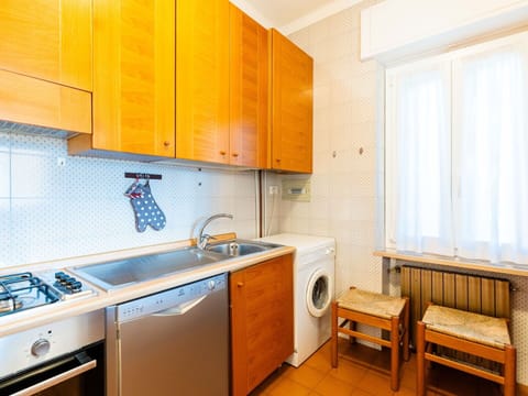 Waterway, Residential Area, Channel, Bank, Lake, Coast, Apartment, River, Reflection, Suburb