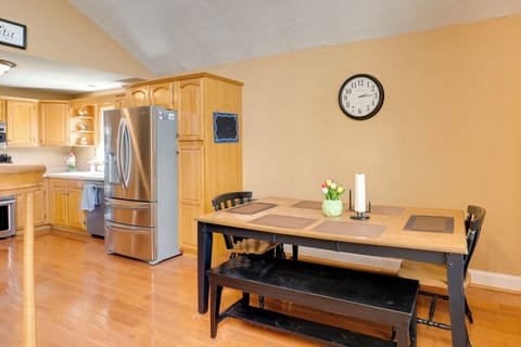 Dining Area | Main Level | Dishes & Flatware Provided