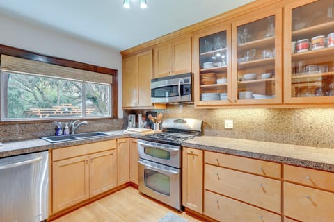 Kitchen | Dishwasher | Nespresso Coffee Maker