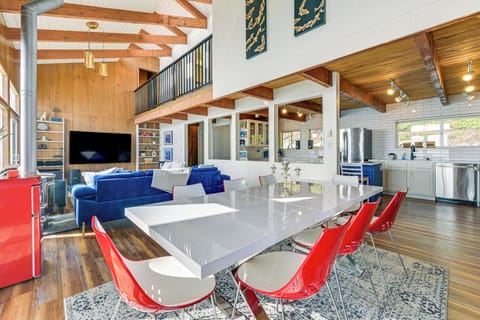 Dining Room | Main Level