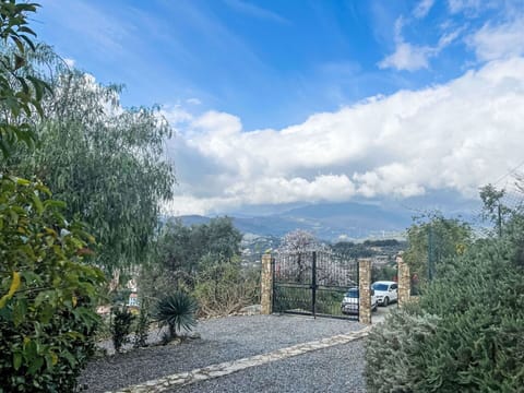 Swimming Pool, Resort, Composite Material, Recreation, Leisure, Shade, Vacation, Resort Town, Leisure Centre