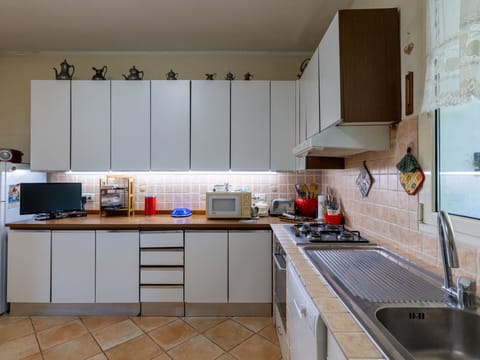 Swimming Pool, Resort, Composite Material, Recreation, Leisure, Shade, Vacation, Resort Town, Leisure Centre