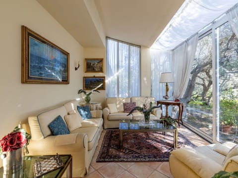 Swimming Pool, Resort, Composite Material, Recreation, Leisure, Shade, Vacation, Resort Town, Leisure Centre