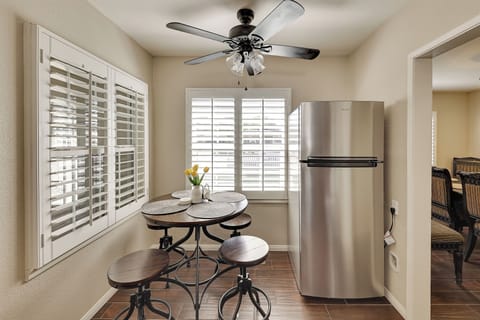 Dining Nook | Main Level