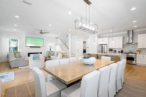 Open concept perfect for gathering.