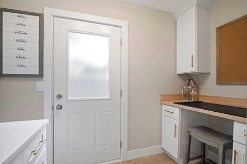 Coffee Bar/Work space