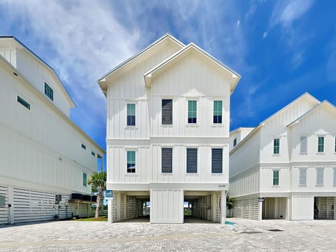 Welcome to The Osprey #8 - Pelican Landing!