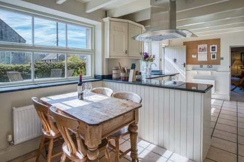 Fern Cottage - 2 Bedroom Cottage - St. Florence (25127)