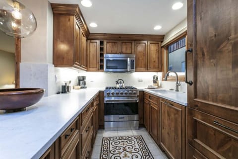 Fully equipped kitchen