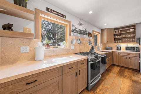 Fully equipped kitchen