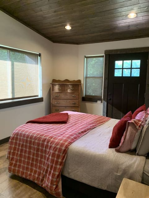 Comfortable bed. Light and airy