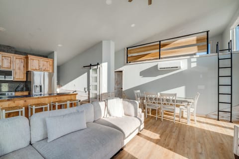 Living Room | Free WiFi | Central A/C & Heat | Smart TV | 2nd Floor