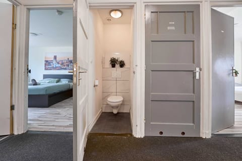 Entrance on the left and shared toilet can be used as well