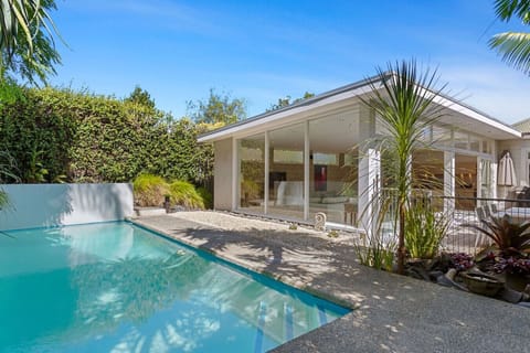 Sparkling pool - unheated