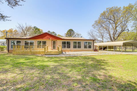 Eufaula Vacation Rental | 3BR | 2BA | 4 Steps to Enter | 1,500 Sq Ft