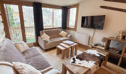 ER - (2) Dining and livinge area -1