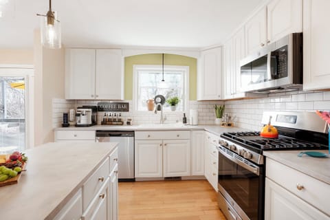 Fully equipped kitchen