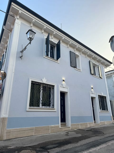 761f73bc f09d 4f0a b3dd bde5f61bacab