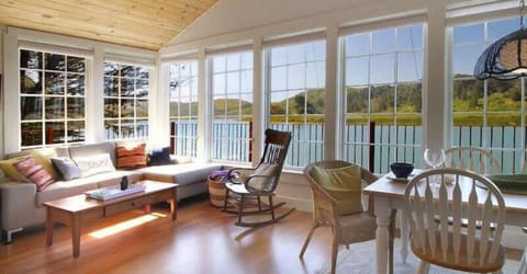 Welcome to Erinleigh-By-The-Sea!!!