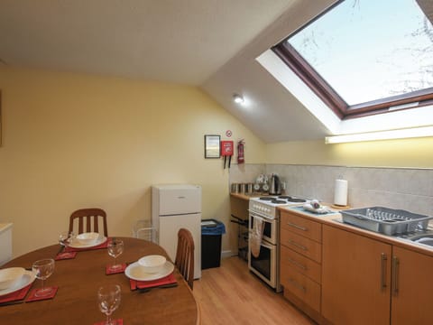 Kitchen/diner | Oak Lodge - Llanteglos Estate, LLanteg, near Narbeth