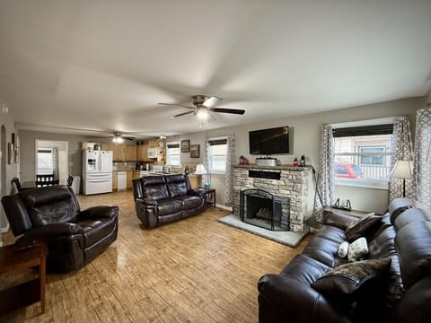 Love this open concept place - great for conversation!