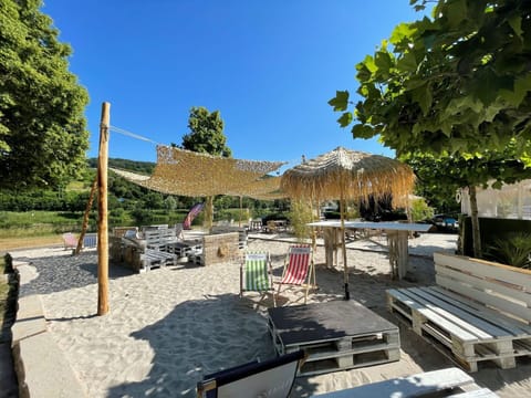 Sky, Plant, Shade, Urban Design, Tree, Residential Area, Landscape, Outdoor Furniture, Leisure, City