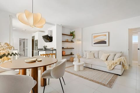 Open plan kitchen, dining and living room