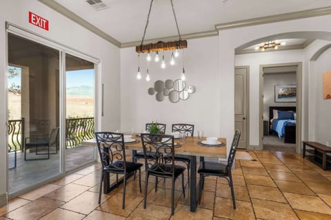 Dining table with eating for 5