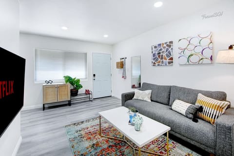 Not your average living room. From Amazon Prime to Netflix we’ve got your downtime covered. #travelsgvcertified