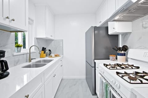 Fuel your SGV adventures with homemade breakfasts and late-night snacks made in a sparkling new kitchen. #TravelSGVCertified