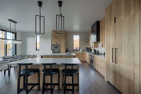 Seating for three at the breakfast bar