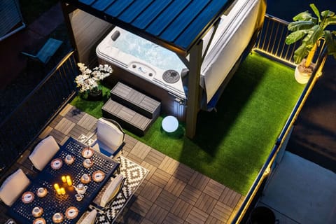 Private Spa Vibes – Your own cozy corner for soaking, sipping, or stargazing—no traffic, no noise, just calm.