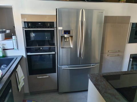 60fb7780-3e52-4f75-a7fe-e38139608608 2