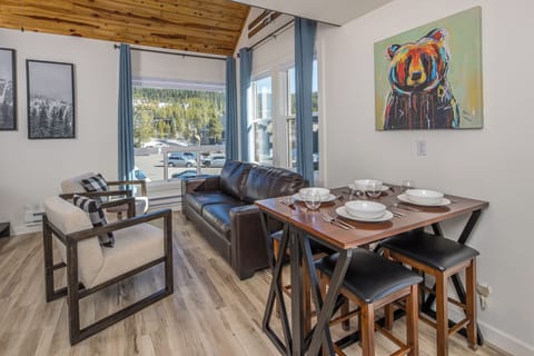 Living Room | Main Level