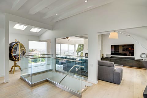 Los Angeles Vacation Rental | 2BR | 2.5BA | 2,000 Sq Ft | Stairs Required