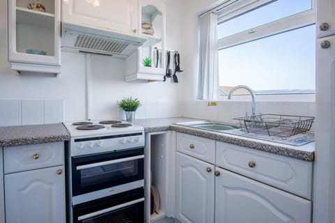 Bayview 32 - 2 Bedroom Chalet - Bayview Oxwich (6927)