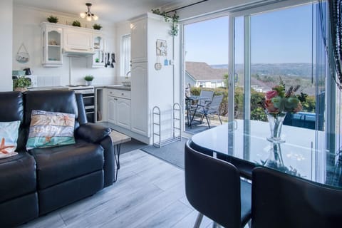 Bayview 32 - 2 Bedroom Chalet - Bayview Oxwich (6924)