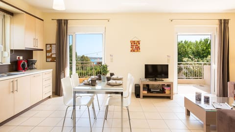 Ground Floor: Living Room 1