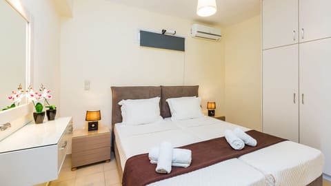 Lower Level: Bedroom 4