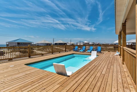 8_pool deck 1