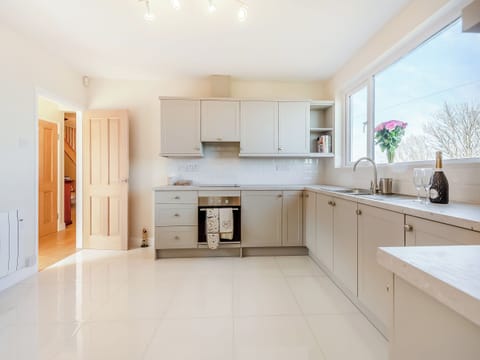Kitchen | Yr Encil, New Quay