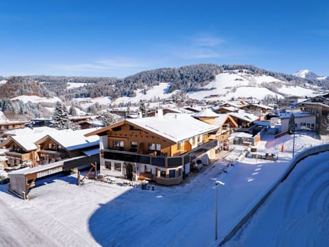 Roof, House, Cottage, Home, Shed, Siding, Hut, Garden Buildings, Driveway, Log Cabin